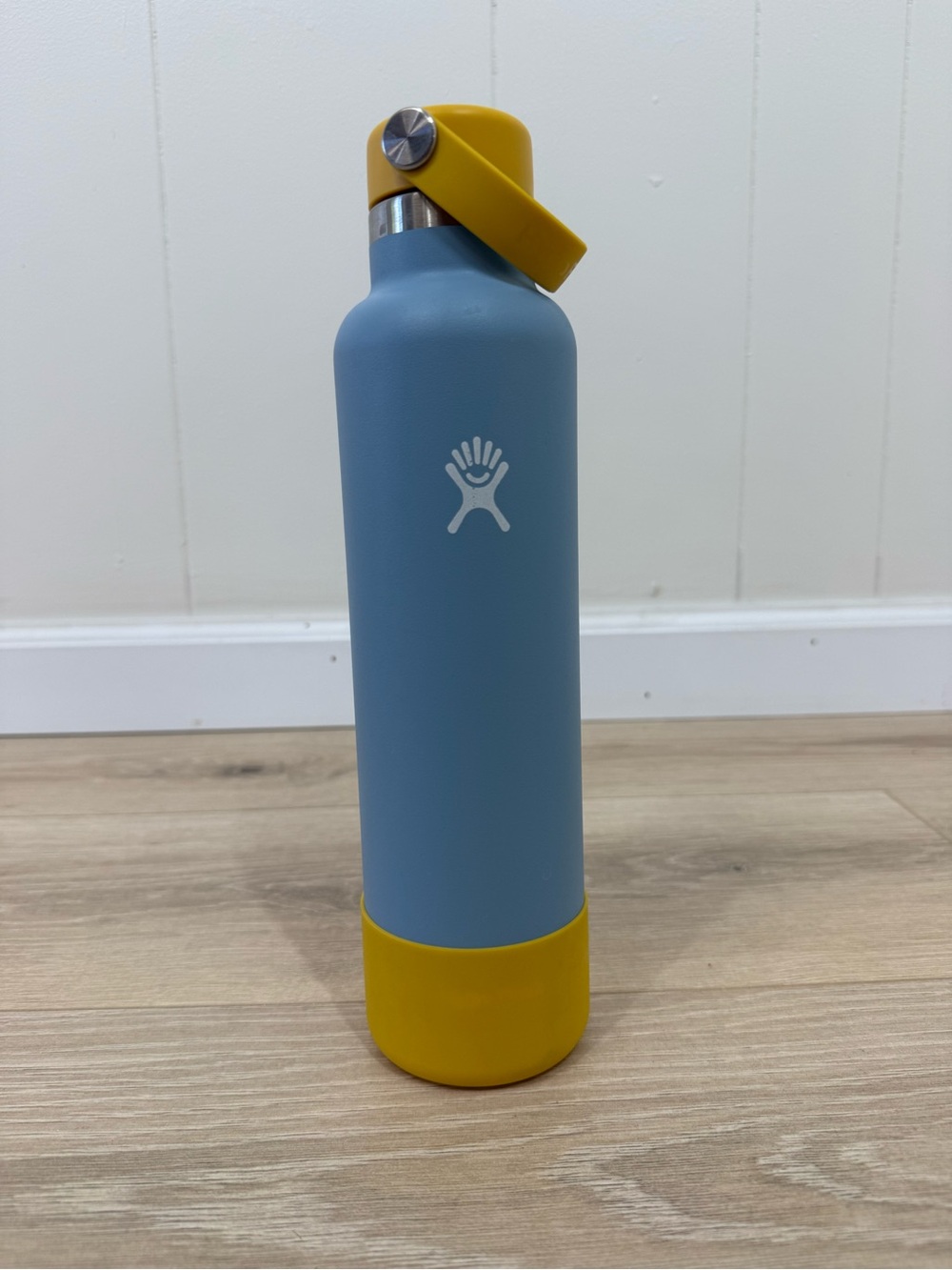 Hydro Flask Blue & Yellow 24oz Water Bottle